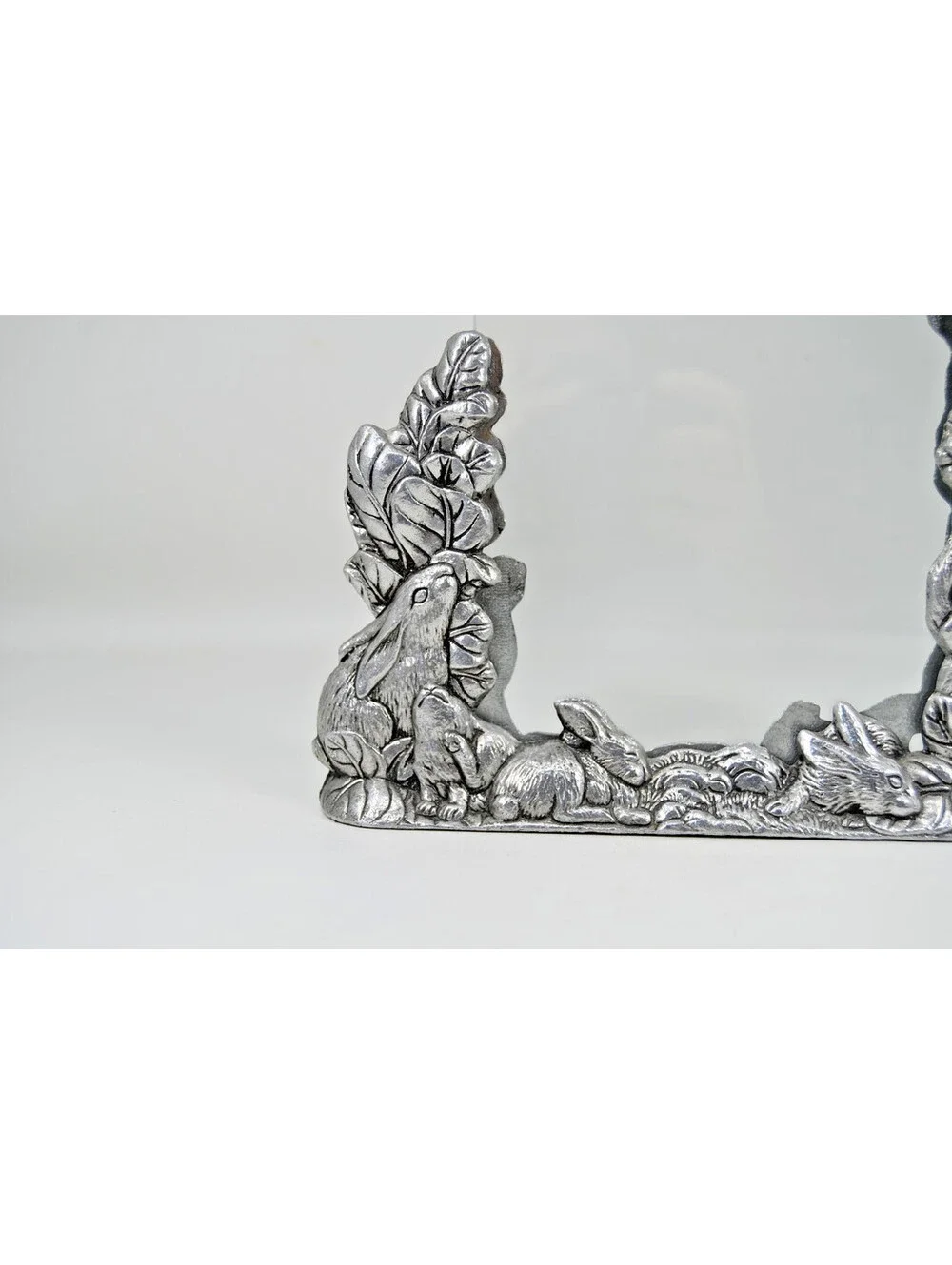 Vintage Arthur Court Bunny Rabbit Cast Aluminum Floating Picture Frame 1989 5x7